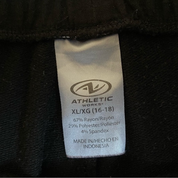 Women’s Capri Joggers (sz XL) - Picture 5 of 5